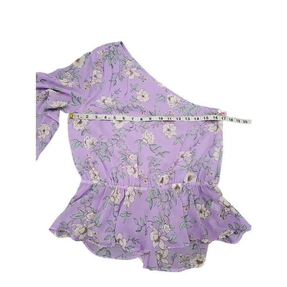 NWOT VICI FLORAL PRINT ONE SHOULDER PEPLUM TOP IN PURPLE MULTI Sz L - Picture 11 of 13